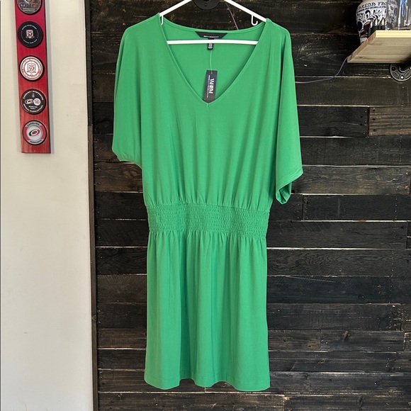 White House Black Market Dresses & Skirts - White House Black Market Vibrant Green Top